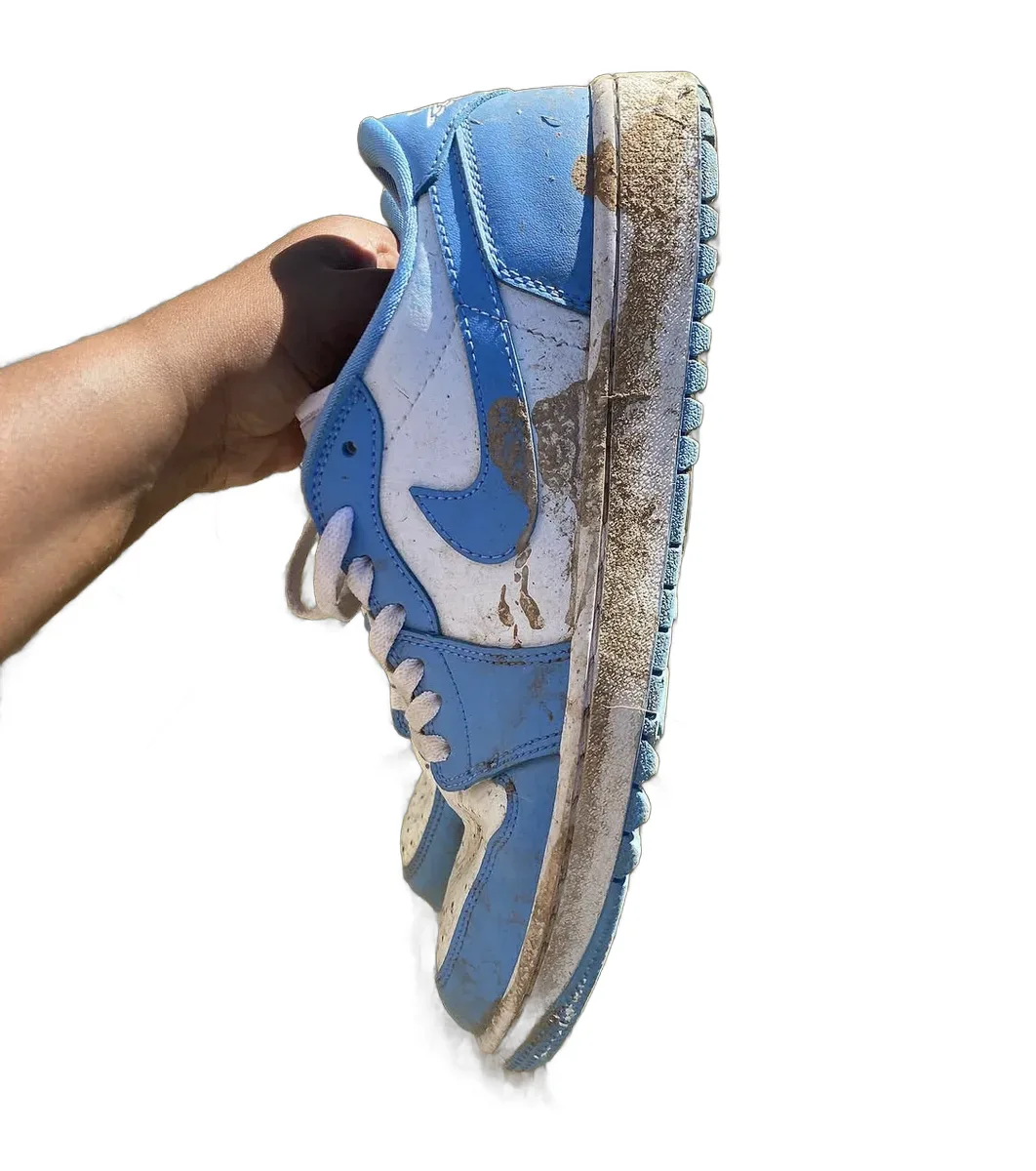 AIR JORDAN 1 LOW UNC before restoration